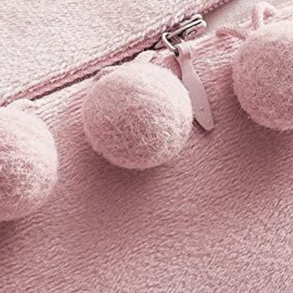 Set of 2 Petal Pink Soft Velvety Velour Pom Pom Blush Pillow Covers Pillows New - Picture 3 of 10